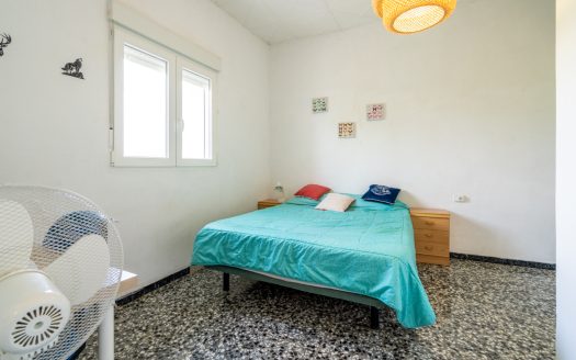 Large semi-detached farmhouse near Tortosa (378)