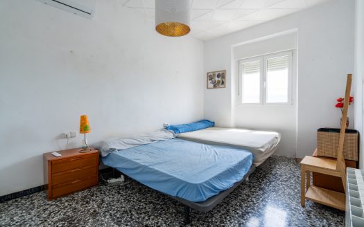 Large semi-detached farmhouse near Tortosa (378)