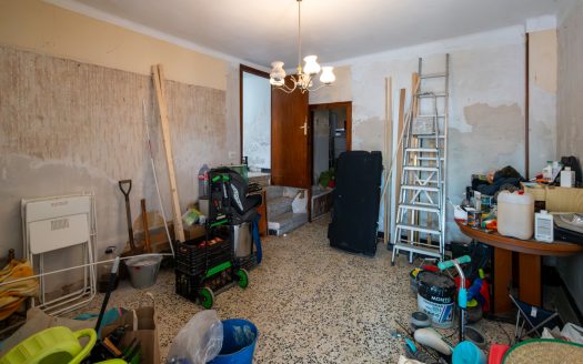 Large semi-detached farmhouse near Tortosa (378)