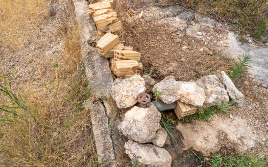 Finca with water supply near Els Reguers (379)