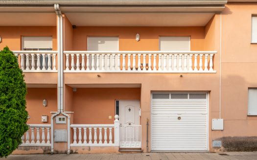 A spacious townhouse (382)