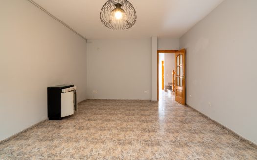 A spacious townhouse (382)