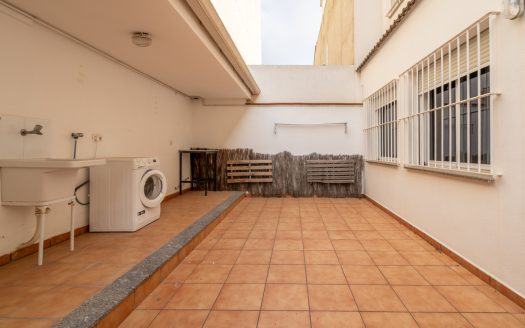 A spacious townhouse (382)