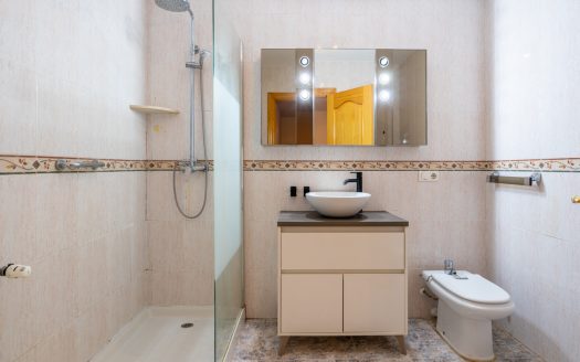 A spacious townhouse (382)