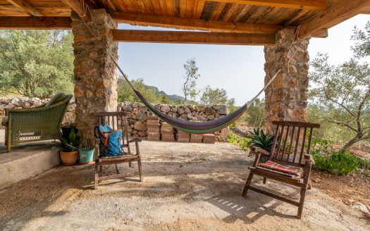 Magnificent natural surroundings (383)