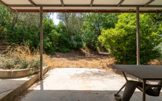 A country retreat to call your own (384)