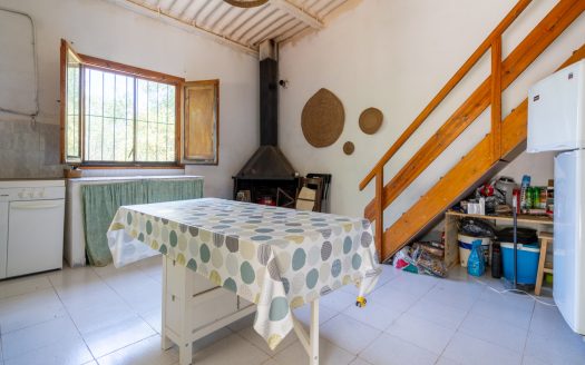 A country retreat to call your own (384)