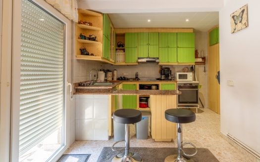 Villa to renovate (385)