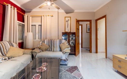 Villa to renovate (385)