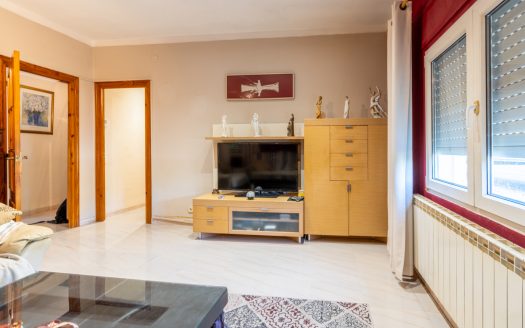 Villa to renovate (385)