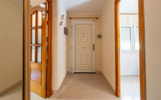 Villa to renovate (385)