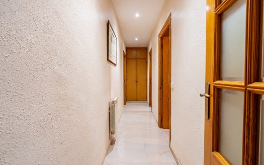 Villa to renovate (385)
