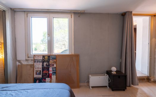 Villa to renovate (385)