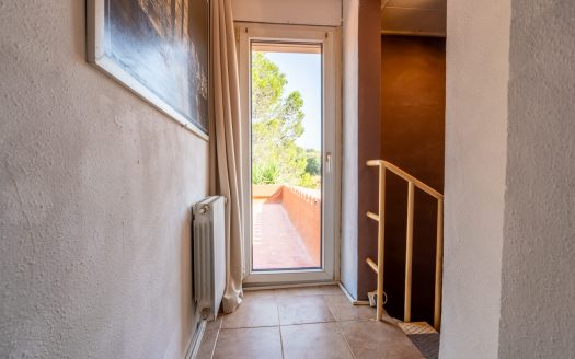 Villa to renovate (385)