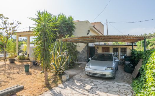 Villa to renovate (385)